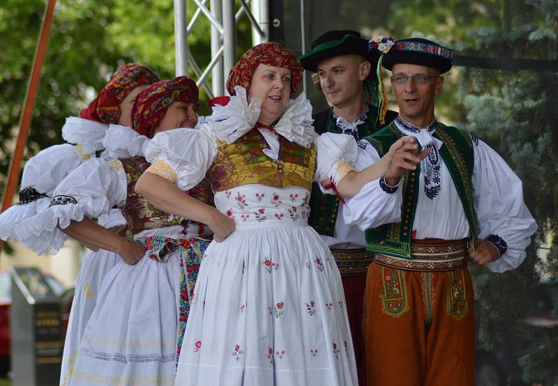 Bakov nad Jizerou patřil v sobotu folkloru. Již po sedmé se tu totiž konal Pojizerský folklorní festival, který opět přilákal tisíce návštěvníků.