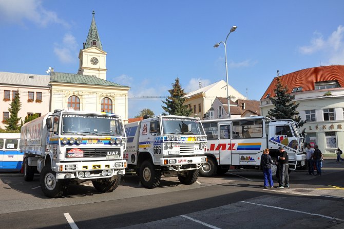 Vozy LIAZ na sousedské slavnosti v Mnichově Hradišti Sousedská slavnost v roce 2018.