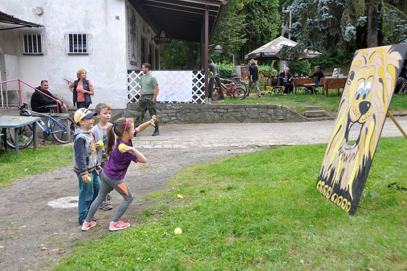 V sobotu 28. září 2017, jako již tradičně, uspořádali chataři na Bukovině, společně s restaurací Podbukovina, již šestý ročník Bukovinské olympiády, který nyní nese i název Memoriál Jirky Dutého.