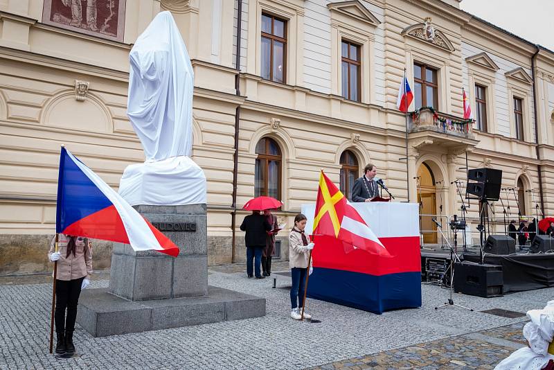 Ze znovuodhalení sochy Václava Budovce z Budova v Mnichově Hradišti.