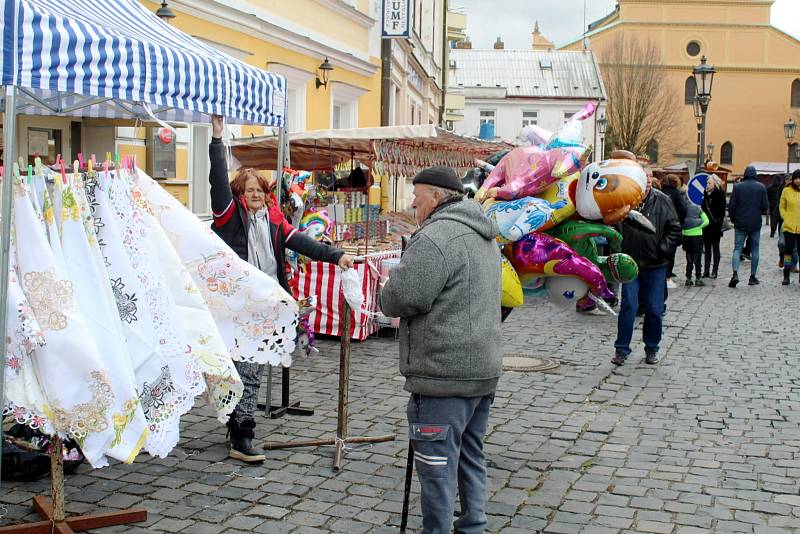 Z velikonočního jarmarku na Českobratrském náměstí v Mladé Boleslavi.