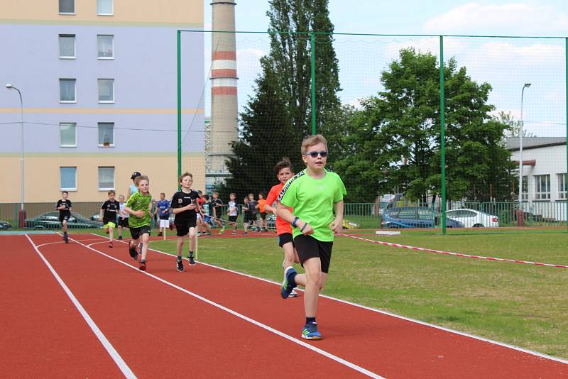 PÁTÁ ZÁKLADNÍ škola Mladá Boleslav se letos už podruhé zapojila do charitativní akce Run and Help aneb běhání, které pomáhá.