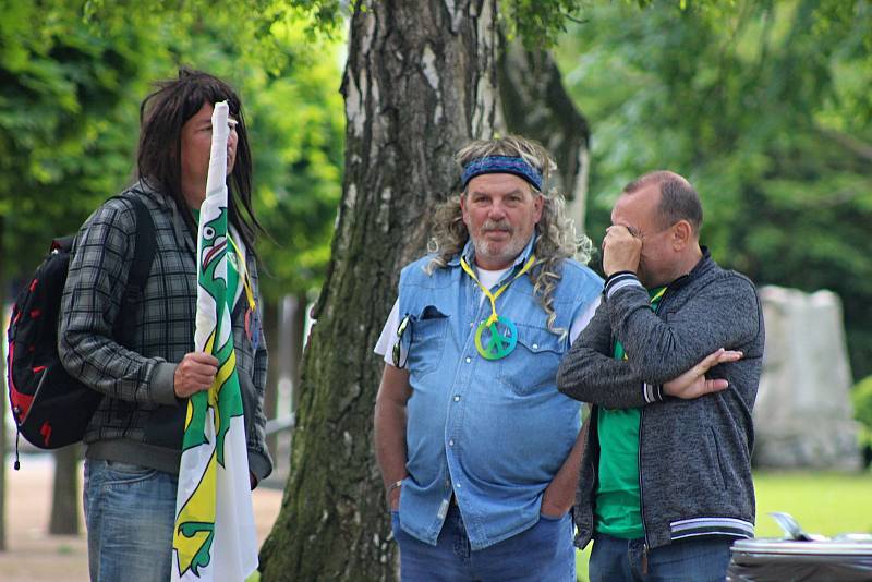 Není Bělá jako Bělá, tak se jmenuje akce, jejíž tradice se v Bělé pod Bezdězem zrodila v roce 2013. Letošního ročníku s nádechem retra se zúčastnilo osm delegací.