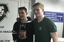 Pavol Skalický (vpravo) se po zápase vyfotil s kamarádem Davidem Šťastným
