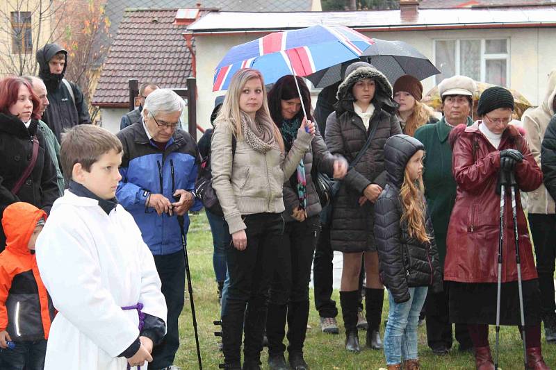 Pietní místo u kříže u mnichovohradišťského děkanského kostela