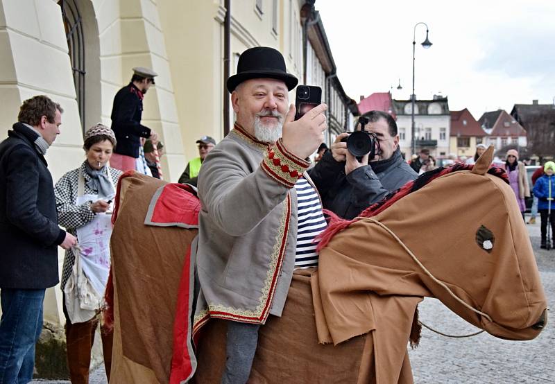 Masopustní veselí v Bělé pod Bezdězem.