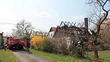 Požár dvojdomku v obci Kruhy u Mnichova Hradiště