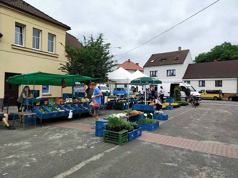 Farmářské trhy v Benátkách nad Jizerou.