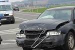 Nehoda na nebezpečné křižovatce u Bakova nad Jizerou si vyžádala jedno zranění.