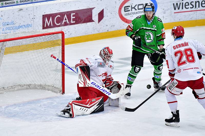 Třetí zápas semifinále play off hokejové extraligy vyhrál Třinec v Mladé Boleslavi 3:1.