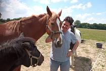 Letošní florbal v Benátkách pomůže koupi koně pro dětskou hipoterapii