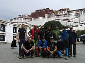 Horolezci navštívili ve Lhase jeden z chrámů