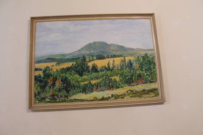 V mladoboleslavské Galerii pod věží byla 11. dubna zahájena výstava obrazů místního výtvarníka Zdeňka Halíře st., nazvaná Česká krajina.