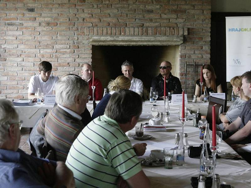 Tisková konference k projektu Hraj golf, změň život