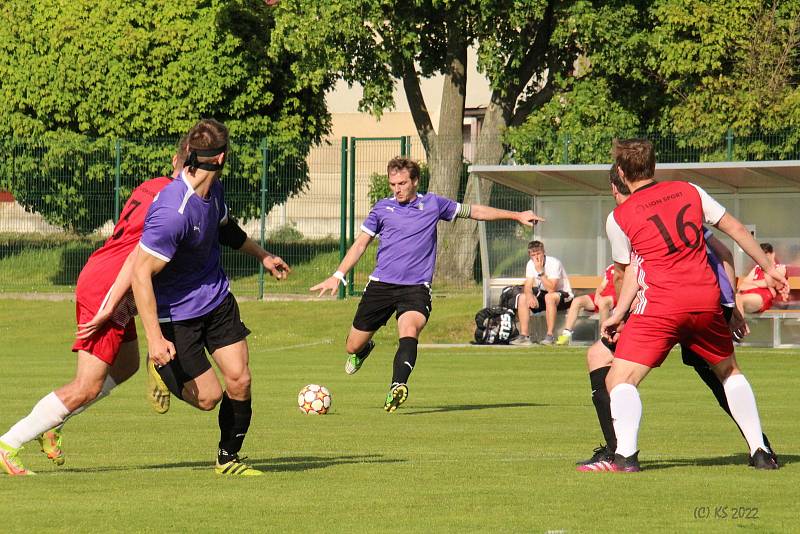 I. B třída, 23. kolo: Sokol Chotětov (fialové dresy) - SK Kosmonosy B (3:3)