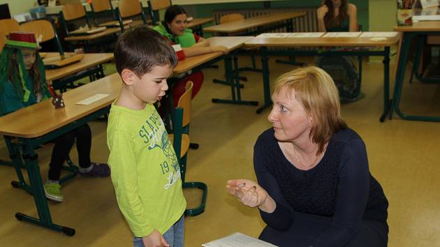 Zápis v prvních tříd základních škol v Mladé Bolelsavi, únor 2016