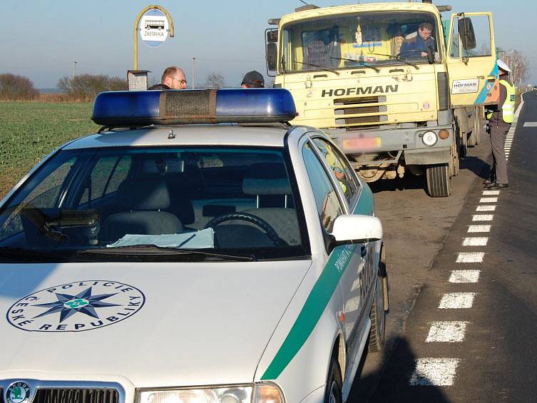 Dopravní policisté na Mladoboleslavsku si posvítili na náklaďáky. Zajímali se především o jejich technický stav.