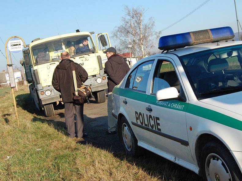 Dopravní policisté na Mladoboleslavsku si posvítili na náklaďáky. Zajímali se především o jejich technický stav.