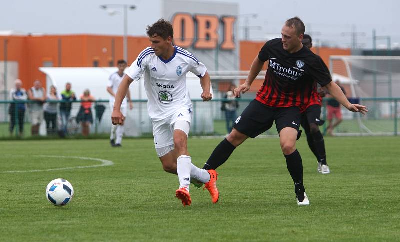 Fotbalisté České Lípy si k dalšímu přípravnému utkání zajeli do Mladé Boleslavi (tmavé dresy), kde se střetli s místním ligovým juniorským týmem. Ten je nakonec porazil 4:1.