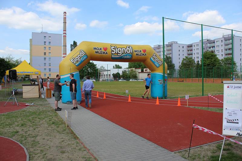 PÁTÁ ZÁKLADNÍ škola Mladá Boleslav se letos už podruhé zapojila do charitativní akce Run and Help aneb běhání, které pomáhá.