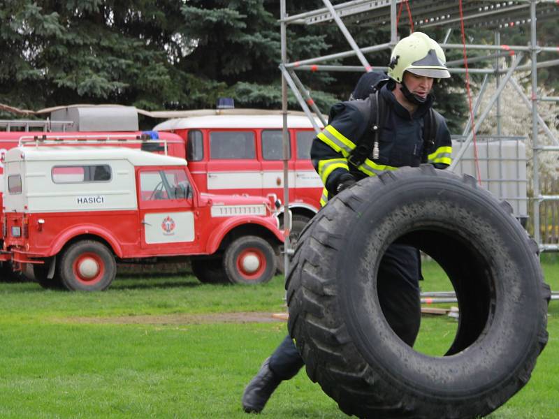 Třetí ročník soutěže Železný hasič v Jabkenicích