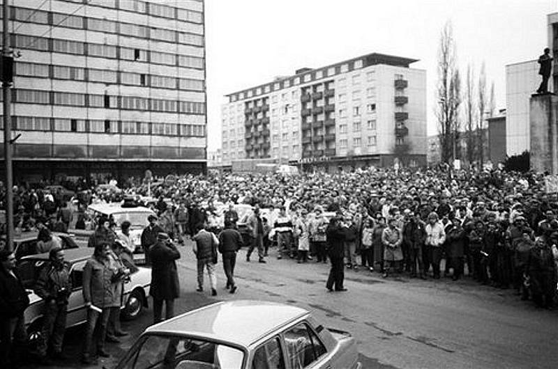 Generální stávka se konala v Mladé Boleslavi 27. listopadu 1989 na tehdejším Leninově náměstí.