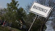 Havárie se stala na okraji obce Bratronice za Luštěnicemi na Mladoboleslavsku na silnici I/38. 