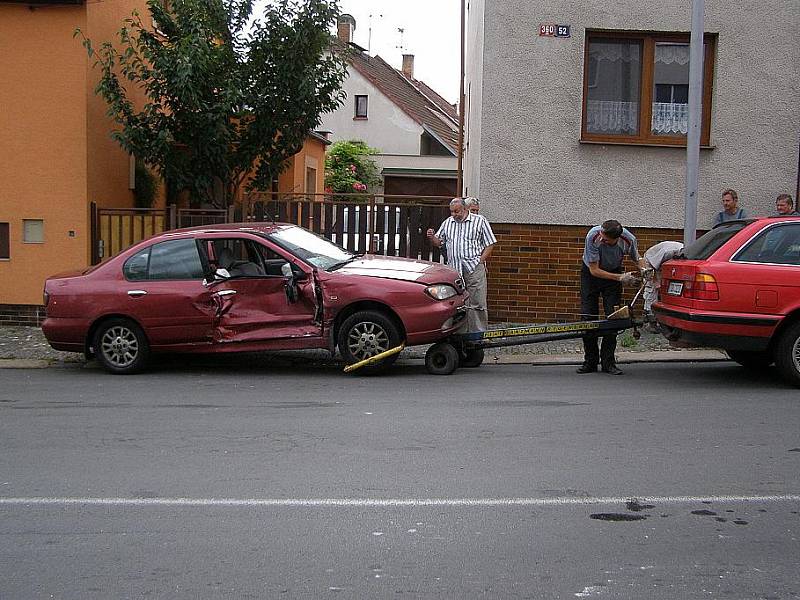 Nehoda sanitky v Mladé Boleslavi.