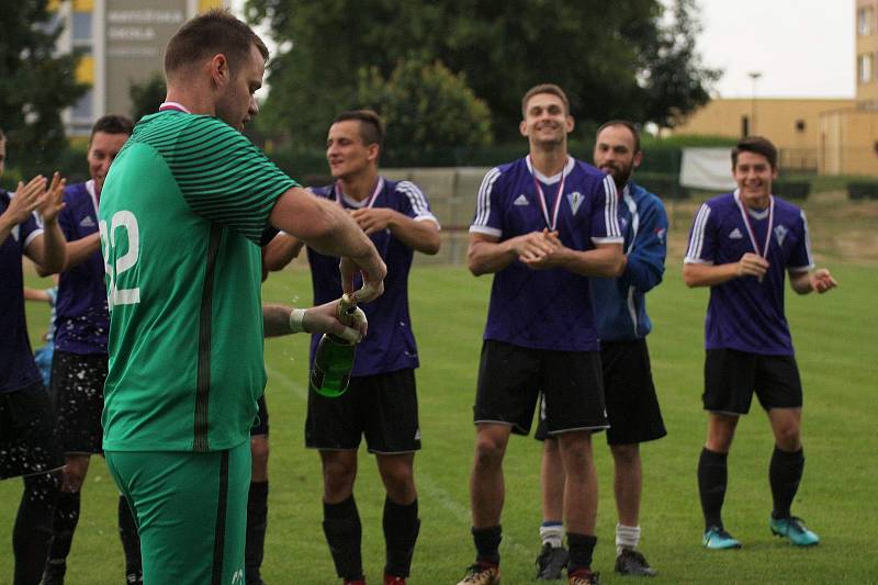 V Chotětově oslavili postup do I. B třídy.