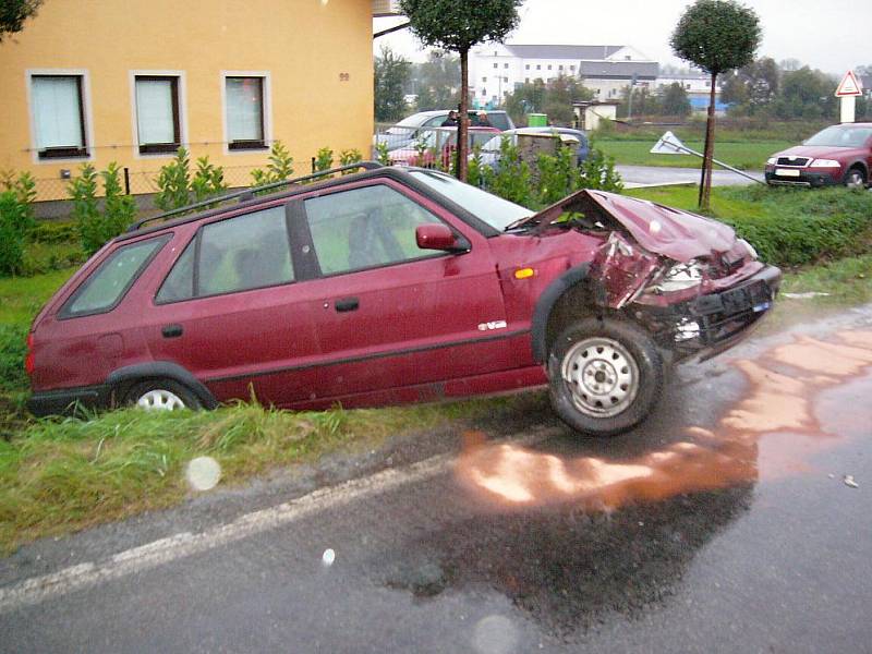 Nehoda dvou škodovec - octavie a felicie.