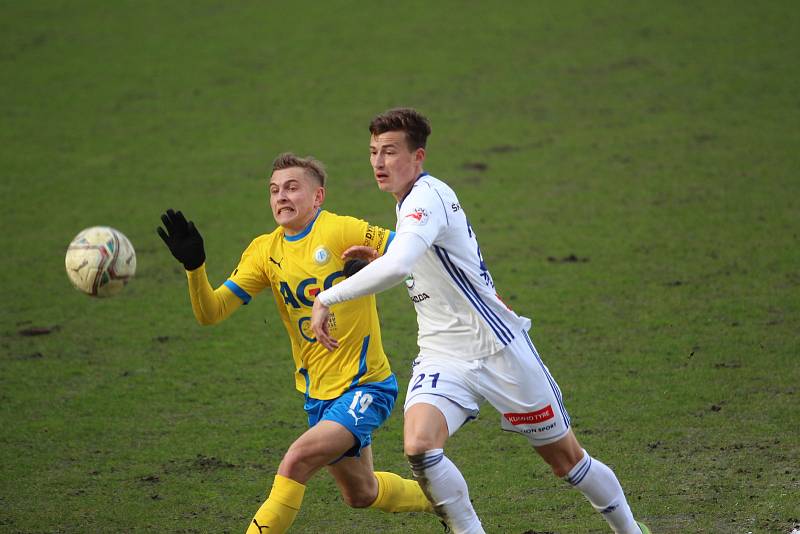 Ve čtvrtfinále Mol Cupu zvítězily Teplice doma nad Mladou Boleslaví 2:1.