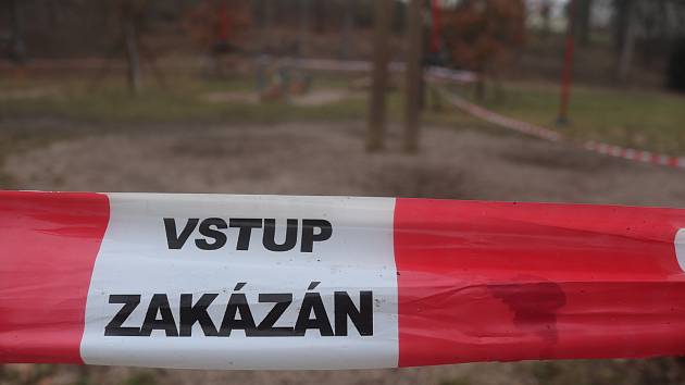 Mladá Boleslav v parku Štěpánka vysázela okrasné cibuloviny. Kvůli tomu bylo nutné dotčená místa obehnat páskou.
