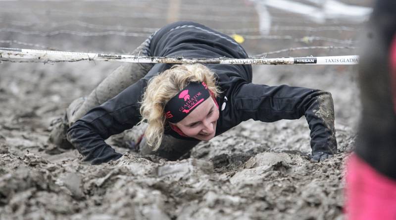 Extrémní překážkový závod Taxis Gladiator Race na pardubickém dostihovém závodišti.