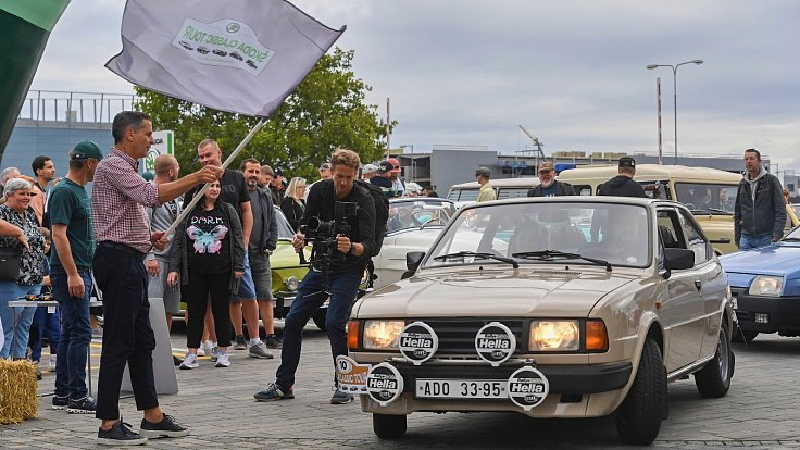 Z desátého ročníku jízdy zaměstnanců automobilky Škoda s jejich historickými vozy a youngtimery Škoda Classic Tour v Mladé Boleslavi.