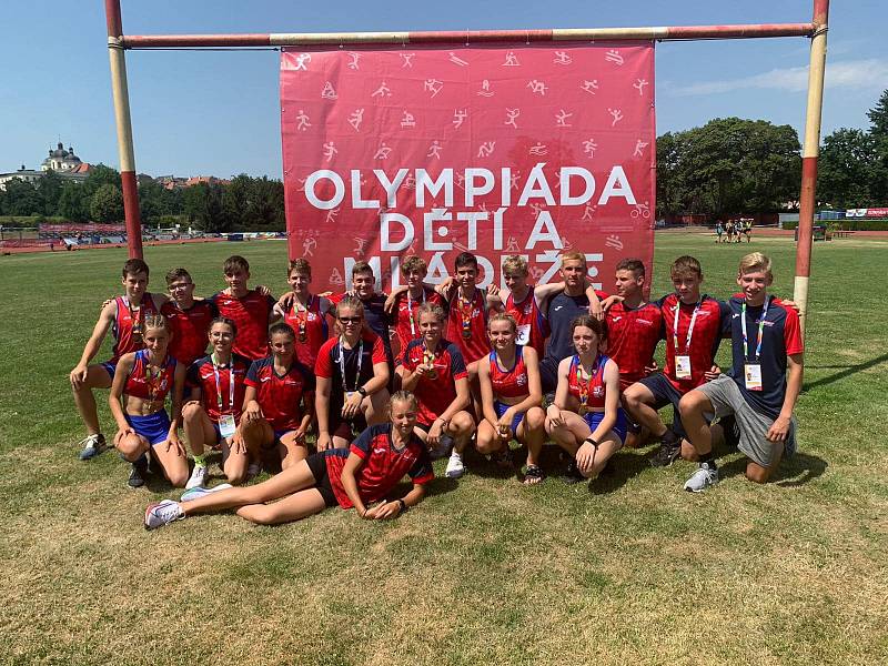 Třetí místo v celkovém hodnocení krajů vybojovala výprava mladých sportovců ze středních Čech na Olympiádě dětí a mládeže, která se konala tradičně na sklonku června; tentokrát na Olomoucku.