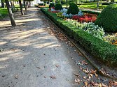 Mlatové cesty v parku na Masarykově náměstí v Bělé pod Bezdězem projdou opravou.