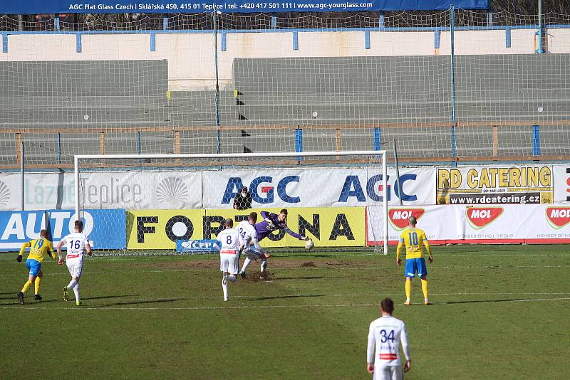 Ve čtvrtfinále Mol Cupu zvítězily Teplice doma nad Mladou Boleslaví 2:1.