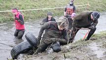 Extrémní překážkový závod Taxis Gladiator Race na pardubickém dostihovém závodišti.