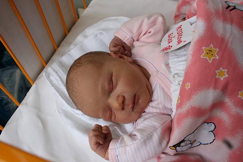 17. března přišla na svět Eliška Peterková s váhou 3,6 kg a délkou 48 cm. Rodiči jsou Petra a Vladimír ze Březinky. Eliška má brášku Vladimíra.