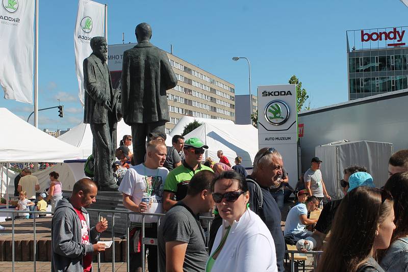 Prostor okolo Bondy centra, Škoda Muzea a autobusového nádraží ovládla v sobotu dopoledne rychlostní zkouška.