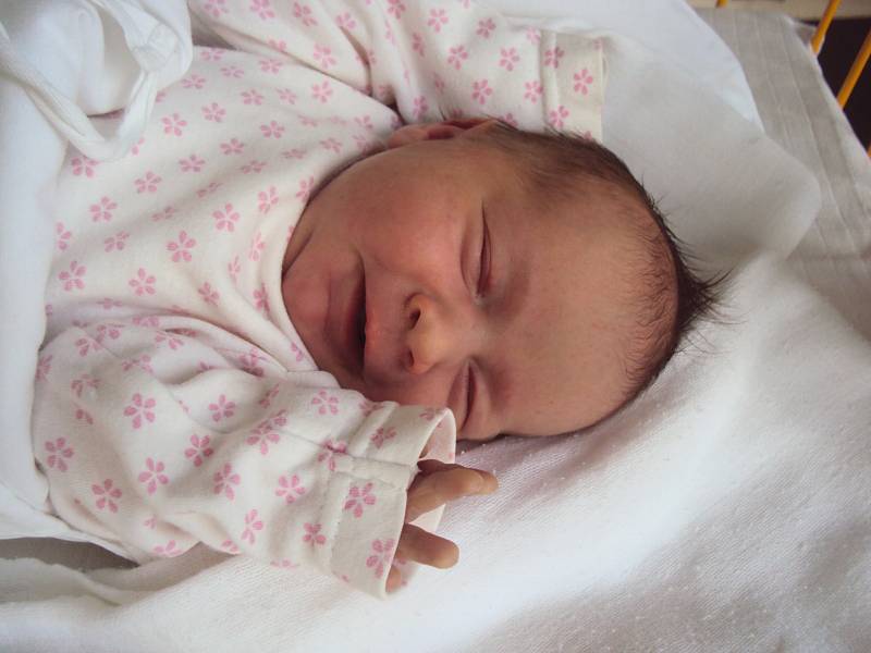ANETA Bajerová se narodila 18. srpna rodičům Haně a Petrovi z Bezna. Vážila 3,15 kilogramů a měřila 49 centimetrů.