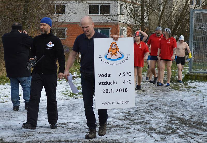 Otužilecké závody v Jizeře v Mladé Boleslavi. Závodilo se na tratích od 100 metrů do jednoho kilometru.