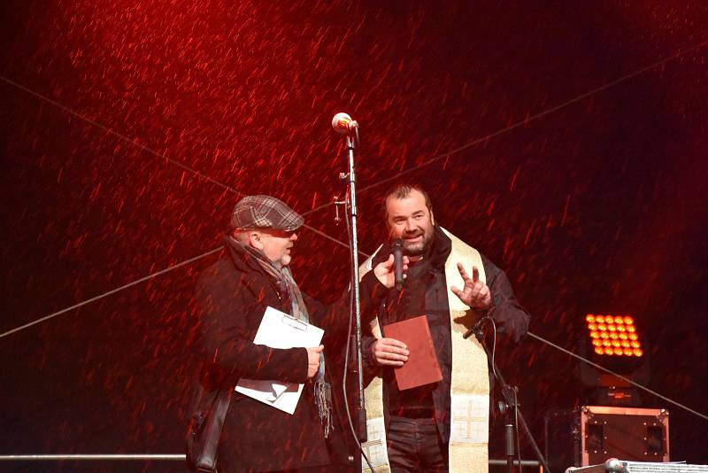 Rozsvěcení vánočního stromu se konalo první adventní neděli na Staroměstském náměstí.