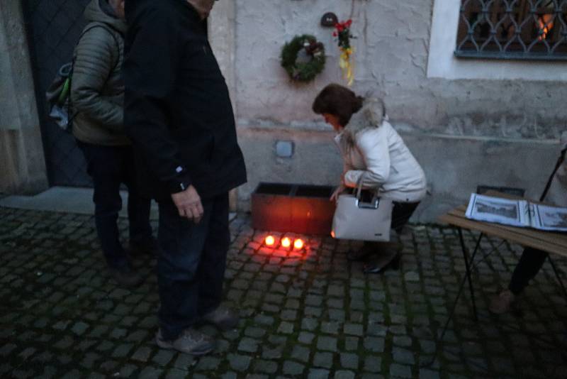 Ze sázení krokusů v Mladé Boleslavi.