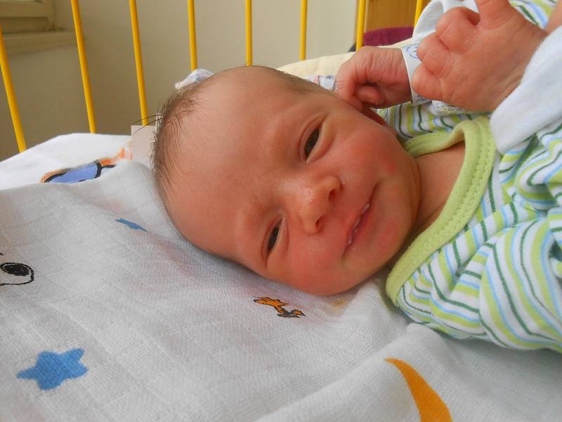  ROMAN Hušek se narodil 2. května mamince Zuzaně a tatínkovi Janovi z Bítouchova. Vážil 2,51 kg a měřil 47 cm.