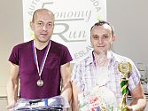 Vítězná posádka - navigátor Petr Šíma a řidič Jiří Pilný.