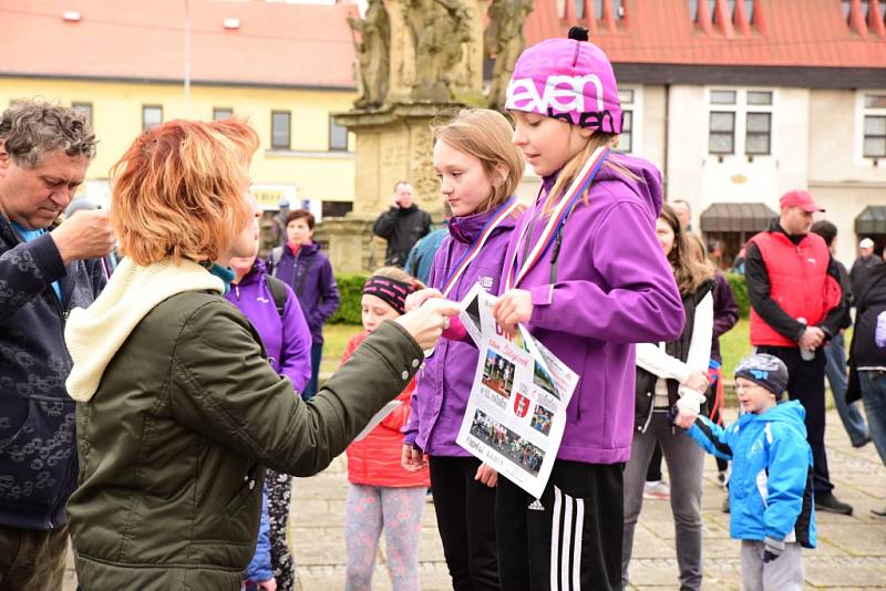 Běh Bakovem si nenechaly ujít desítky dětí. Závodily ze všech sil