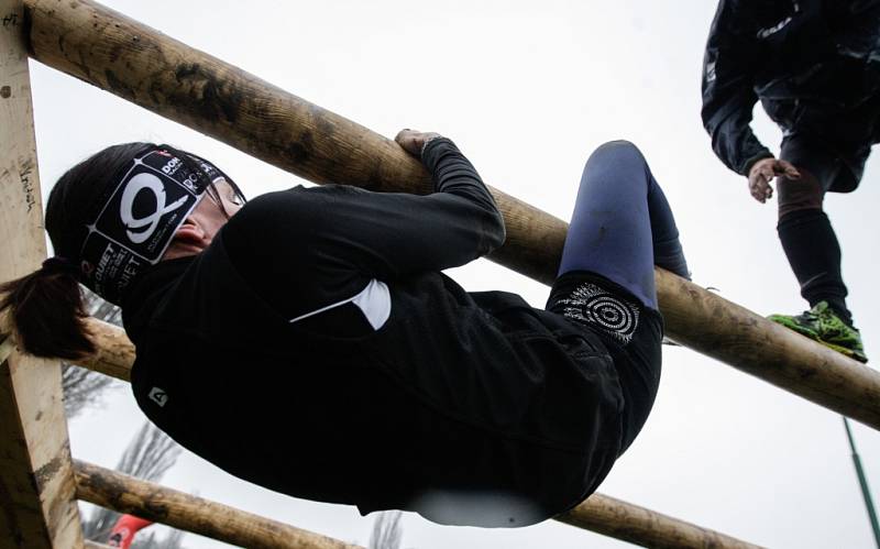 Extrémní překážkový závod Taxis Gladiator Race na pardubickém dostihovém závodišti.