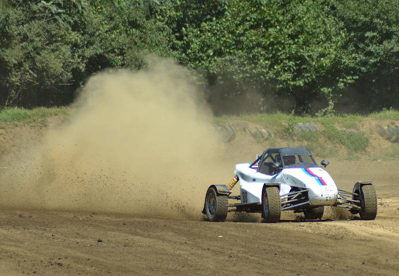 Rachvala, autokrosový a motokrosový areál v Dolním Bousově, přilákala o víkendu stovky lidí.