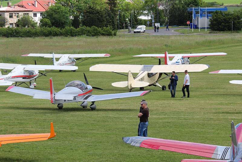 V LETECKÉM MUZEU Metoděje Vlacha v Mladé Boleslavi se sešli piloti ultra lehkých letadel, kteří do města automobilů přiletěli se svými stroji až z Německa.